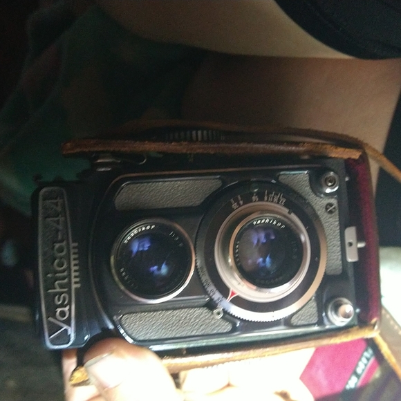Yashica-44 - Picture 1 of 4